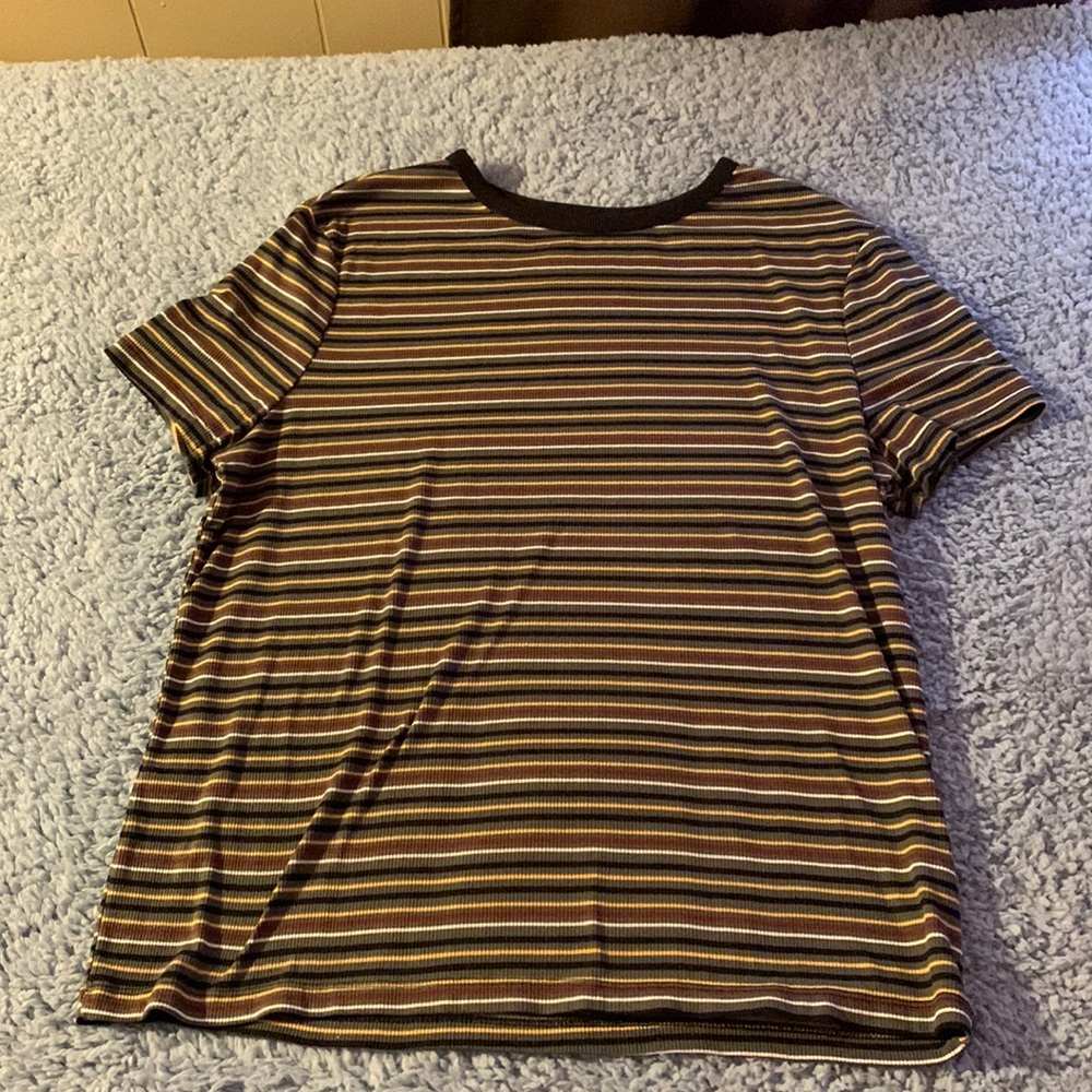 green short sleeve top
